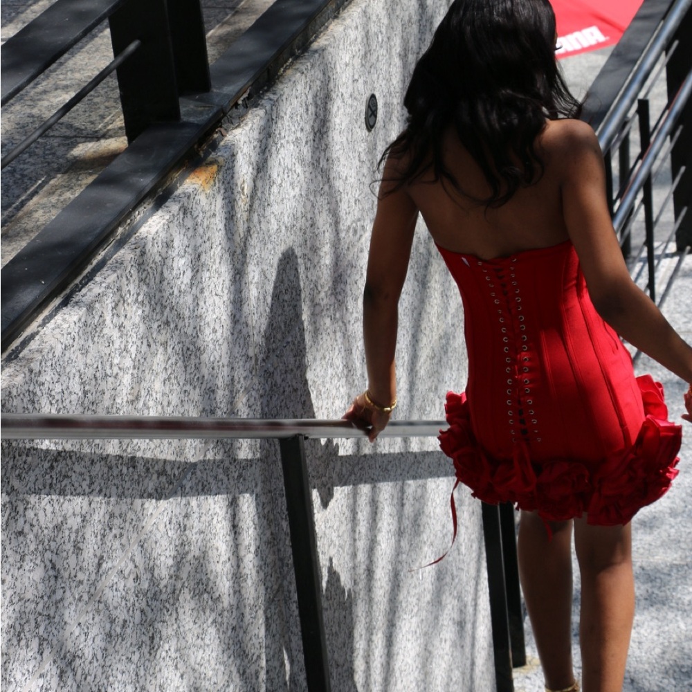 Red Ruffled Ruched Sweetheart Mini Dress - Picture 3 of 4